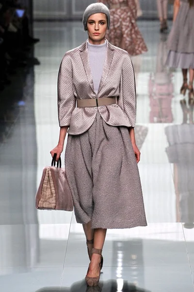 Look 25